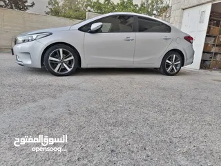  3 كيا K3 /موديل 2017/ ماتور 1600/ اقتصاديه/اصل سولار/ غنيه عن التعريف