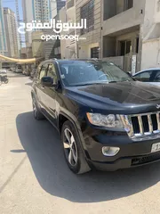  1 Jeep 2011 Grand cherokee laredo 4*4