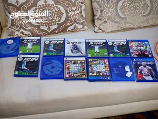  2 سيدات بلايستيشن فايف في حالة الوكالة