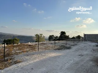 10 الموقع الاجمل للبناء والهدوء والاطلالة المرتفعة البانورامية فوق الاحراش.