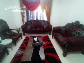  2 طقم كنب زان تقيل سبع مقاعد بحالة شبه جديد