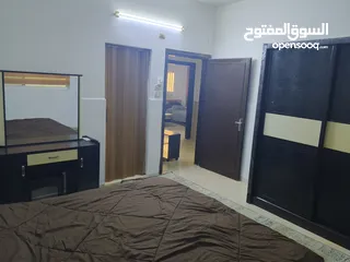  15 شقه مفروشه  طابق ارضي  بالزرقاء جبل طارق   قريبة من الخدمات