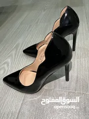  2 أحذية نسائية للبيع