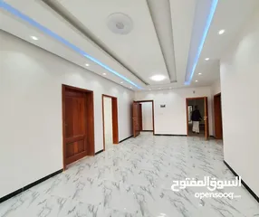  11 عماره تجاريه ظخمه في الاصبحي قريب مول الشلال للبيع