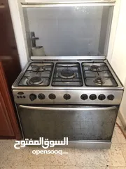  2 غاز مع فرن ستالس ستيل اكسبير ايطالي بحالة ممتازة