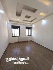  6 شقة للبيع طابق التسوية مساحة 203م وخارجي 80م في ابو نصير