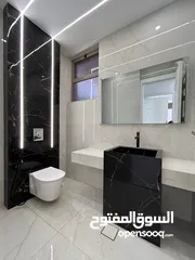  5 شقة طابقية شبه ارضي مع ترس مساحة داخلية 248 متر ومساحة ترس 100 متر باجمل مناطق الجبيهة