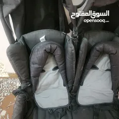  2 عرباي توأم
