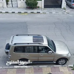  5 باجيرو كل الاضافات فحص لون ذهبي