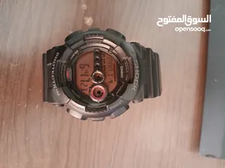  2 ساعة جي شوك بحاله ممتازه للبيع