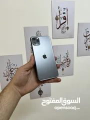  1 ايفون 11 برو ماكس بحالة الوكاله ولا نقرة  ذاكرة 256 جيجا