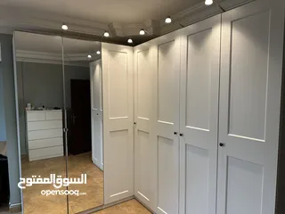  18 شقه مفروشه  سوبر ديلوكس واسعه واثاث جديد من افخم الانواع في منطقه هادءه جدا في الحي الجنوبي باربد