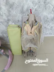  20 تخت بيبي نظيف جدا قابل للطي مثل ما هو وضح بالصور  عربايه مشي للاطفال تفتح وتسكر بحاله جيده جدا