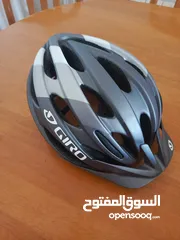  3 خوذتين specializedو Giro helemt