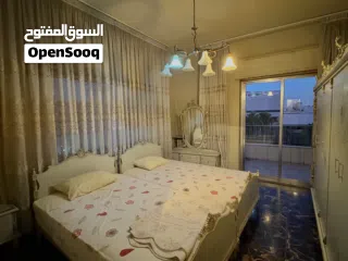  8 للبيع منزل إطلالة على ساحة الأمويين