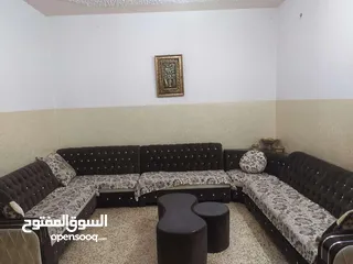  5 بيت مستقل للبيع 3 طوابق مع مخزن وتسوية وبير ماء
