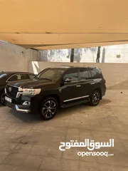  1 لاند كروزر موديل 2019 VXR جراند تورينق V-8 (5.7)من المالك مباشرة