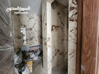  17 شقة للبيع في الصويفية ref : 14280