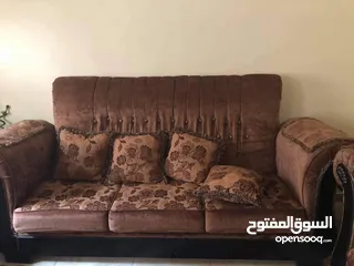  2 طقم كنب مستعمل  نظيف جدا للبيع
