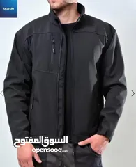  1 جاكيت سوفت شيل المميز waterproof باللون الأسود نسيج مرن عالي الكثافة.