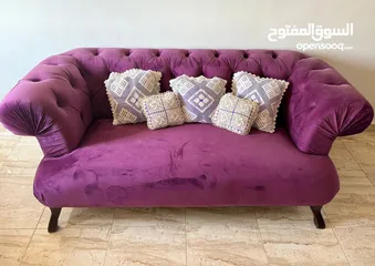  2 طقم كنب تشسترفيلد فاخر  3+2+1+1  حالة ممتازة  للبيع بداعي السفر