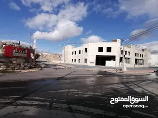  12 مجمع تجاري للبيع في منطقة المقابلين شارع القدس على 3 شوارع