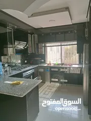  2 شقة على الشارع الرئيسي للايجار اسبوعي او شهري متاحة بعد .01.08.2025
