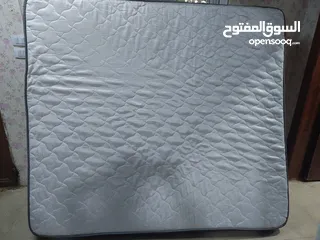  8 فرشة  Comfourt time  الزمبركية تركية للبيع بحالة جيدة جدا