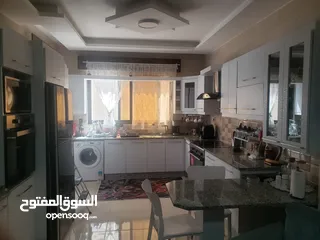  3 شقة فخمة للبيع بسعر حرق حي الرحمانية