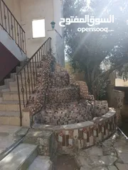  5 عماره مميزه في حي مميز بسعر جيد مناسبه لعائله مدخل مستقل قوشان مفروز اربع طوابق كل طابق مسطح 155 متر