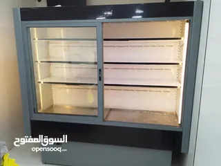  1 ثلاجات عرض وديلي وثلاجة شنينة او قشطة بحالة الوكالة