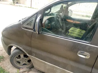  4 باص ستركس للبيع موديل 2000