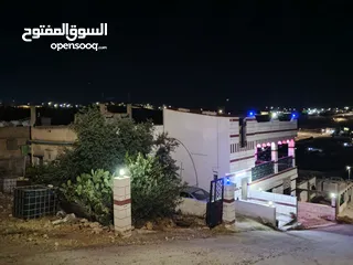  19 بيت للبيع بداعي السفر الموقع المفرق بلعما الحي الشمالي بجانب مسجد خالد بن الوليد  المالك الشيخ ماجد