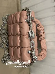  7 شنطة صغيرة زهرية أنيقة وأنيقة للبيع - مناسبة للمشاوير والطلعات  اليومية بحالة ممتازة ونظيفة جداً جيد
