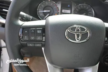  11 بك اب تويوتا لون لؤلؤي Toyota Hilux 2023