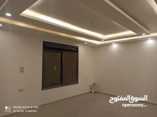  1 شقة للبيع طابق اول مساحة 180 م بالزرقاء الجديدة خلف فندق جوابرة تستحق المشاهده