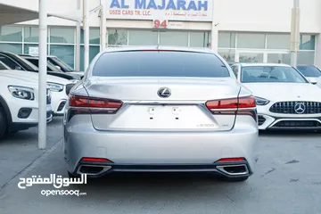  3 Lexus LS500 - 2019