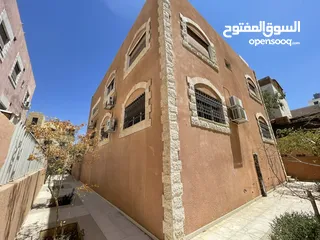  4 عمارة للبيع فل عقبة تاسعة جمعيات شقتين كل شقة 200 متر+ تسوية 80 متر بسعر مغري مساحة الارض 476