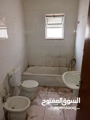  6 شقه 100 متر طابق اول 3 غرف نوم وصالون كبير وحمامين ومطبخ راكب وبرنده ويوجد اصنصيل وكراج عماره موجوده