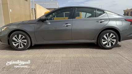  3 Nissan Altima 2019