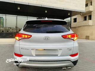  4 هونداي توسان2018 بوضعية ممتازة جدا بصمة دخول بصمة خروج والعديد من الاضافات الله يبارك لصاحب النصيب..