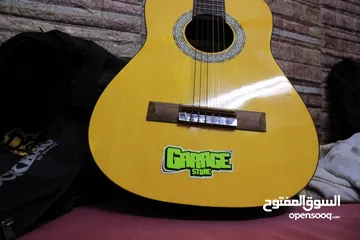  2 جيتار legend شبه جديد مع شنتة ونضيف موديل CG155YN خشب اصلي وفريت بورد نضيفة جديدة