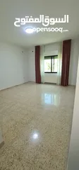  11 شقة للبيع في  الجاردنز  وقرب شارع المدينة المنورة 200م طابق اول علي شارعين بحالة جيدة جدا بسعر مغري