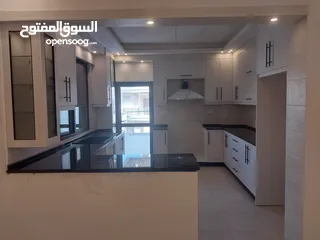  2 شقه جديده فخمه للايجار