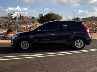  3 هنداي i30 (جير عادي )  يد ثانيه  ماطور جير كرتونه فل الفل  فحص ممتاز  غرفه جديده  فتحه سقف اصليه