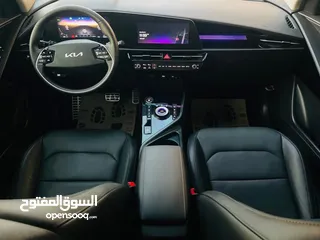  5 كيا نيرو هايبرد 2023 الاضافات الكاملة باللون المميز