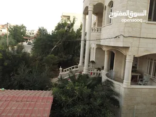  14 للبيع شقة بسعر مغري بالحي الشرقي تشطيبات جيدة واطلالة مميزة