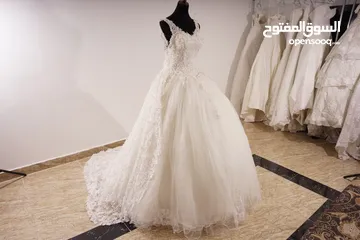  17 بدلات عرايس جديده و شبه جديده للبيع