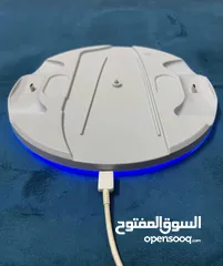  3 قاعدة شحن وحدة التحكم مع شاحن و4 اغطية سيليكون وحامل افقي قاعدة شفاف،،،،؟