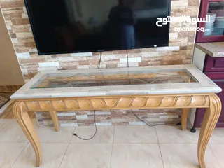  6 طقم كنب وطقم طربيزات و قنصل و طقم سفرة مع دريسوار فخم جدا